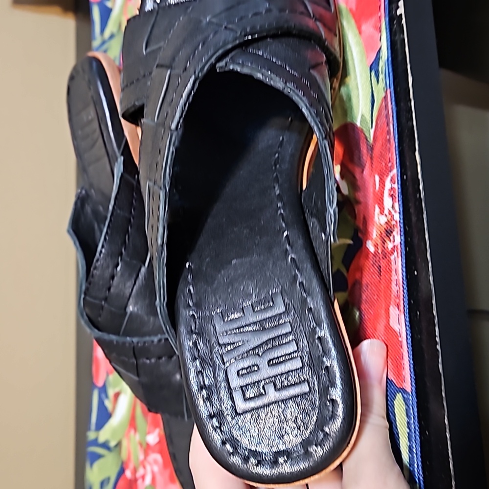 NEW Frye Leather Sandals - Picture 6 of 11